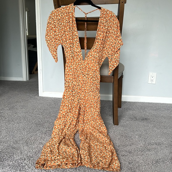 Faithful Floral Print Plunge Neckline Jumpsuit - Picture 4 of 4